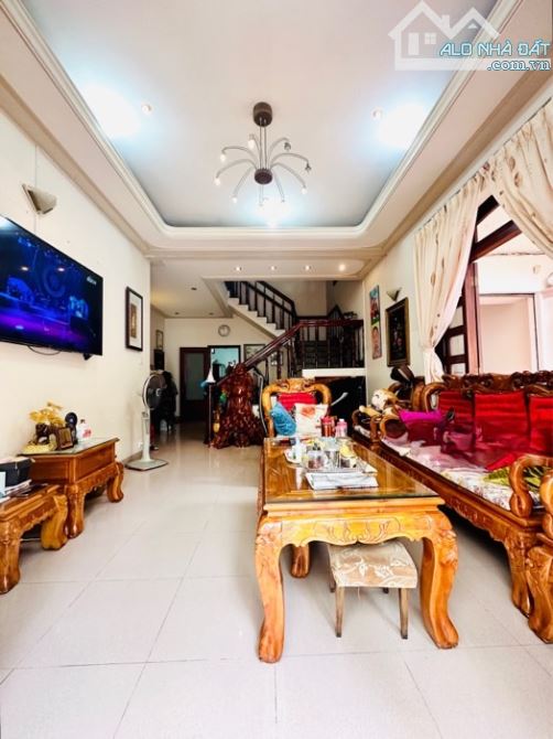 🏩 BIỆT THỰ GẦN 300M2 NGANG ĐỈNH 12M NGAY GẦN HOÀNG VĂN THỤ - 2 LẦU  5PN - 45 TỶ TL - 3