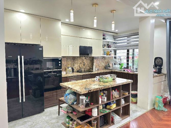 SIÊU PHẨM NHÀ LIỀN KỀ ROSE TOWN NGỌC HỒI THANG MÁY 2 THOÁNG TRƯỚC SAU Ô TÔ DỪNG ĐỖ