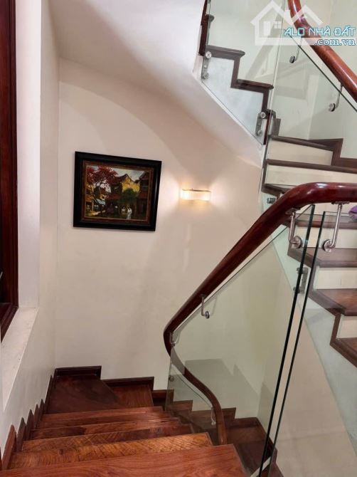 Bán nhà phân lô Nghĩa đô - hoàng quốc việt, Hơn 25 tỷ, 65m, mặt tiền 6m, ô tô tránh