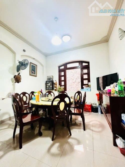 🏩 BIỆT THỰ GẦN 300M2 NGANG ĐỈNH 12M NGAY GẦN HOÀNG VĂN THỤ - 2 LẦU  5PN - 45 TỶ TL - 5