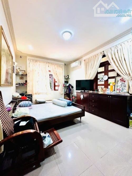 🏩 BIỆT THỰ GẦN 300M2 NGANG ĐỈNH 12M NGAY GẦN HOÀNG VĂN THỤ - 2 LẦU  5PN - 45 TỶ TL - 6