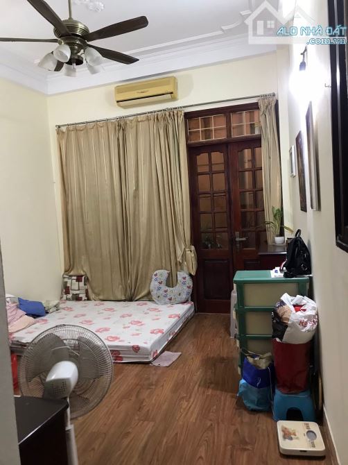 Dân xây ngõ 290 Kim Mã, hai mặt thoáng, QH ổn định, 32m2 x 3 phòng ngủ,ngõ nông.Giá 8.1 tỷ