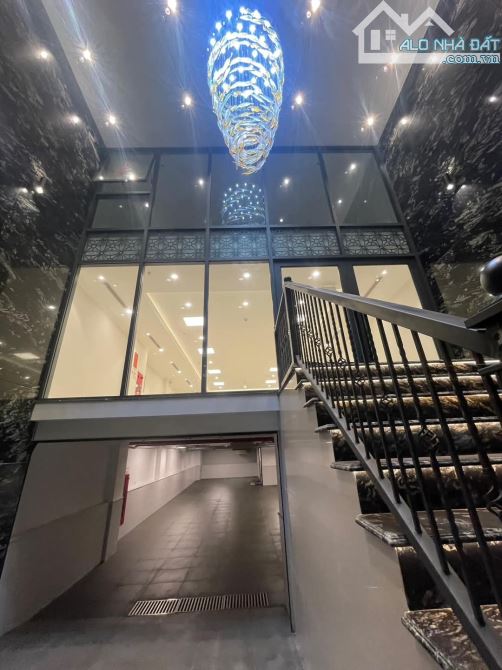 Hot! Bán nhà Vũ Phạm Hàm - Trung Kính DT 76m2, 9T có hầm, KD đỉnh