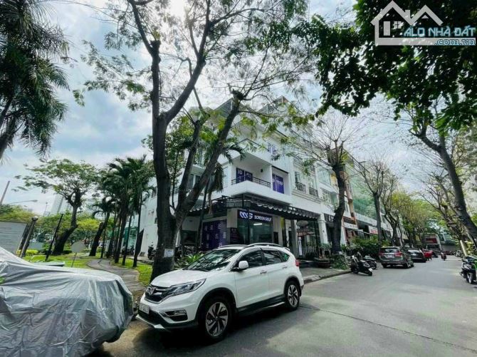 Cho thuê nhà phố Phú Mỹ Hưng khu Hưng Gia - Hưng Phước giá rẻ