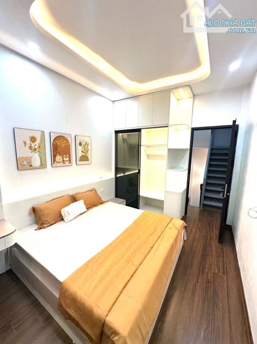 Bán nhà mặt phố Chính Kinh, sổ đỏ đầy đủ, DT 26m, MT 3,2m, 5 tầng