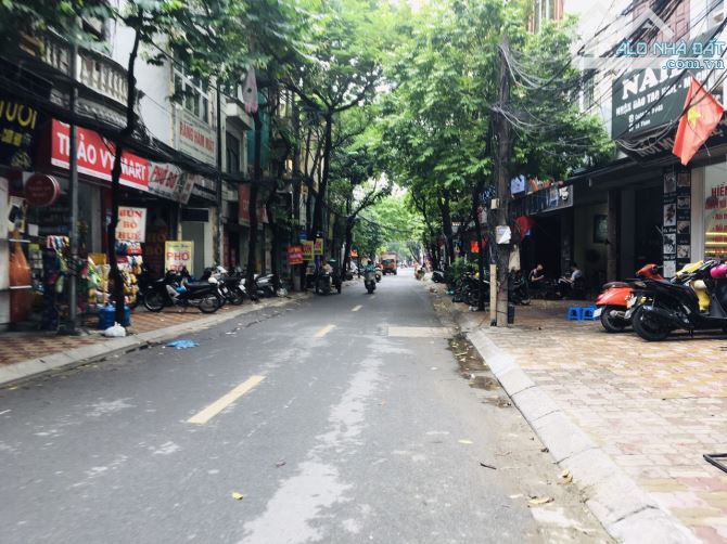 Bán nhà Mặt phố Nguyễn Ngọc Nại 50m2 , 4 tầng MT 4.5, sổ đẹp giá chào 20 tỷ
