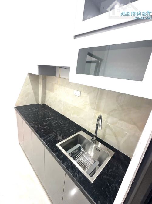 Bán nhà mặt phố Chính Kinh, sổ đỏ đầy đủ, DT 26m, MT 3,2m, 5 tầng - 10