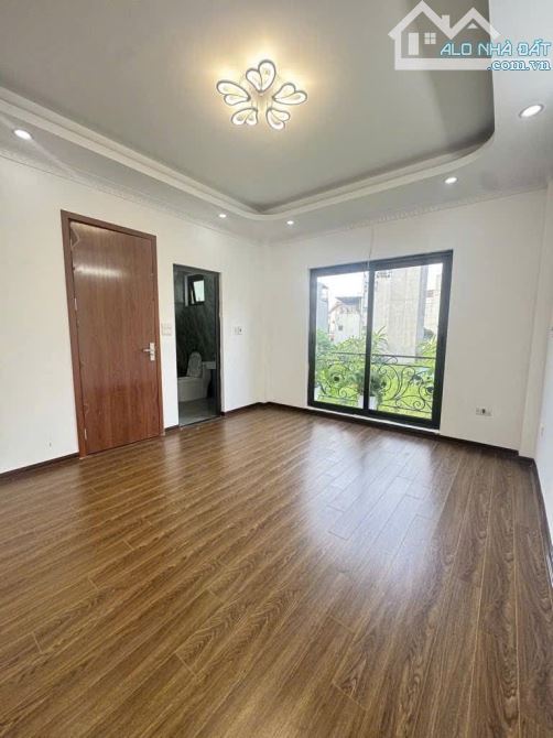Bán nhà Hà Đông 3 bước ra chợ Hà Đông, 12.8 tỷ, 55m2 x 4T, MT 4.5m, ô tô đỗ, 2 thoáng