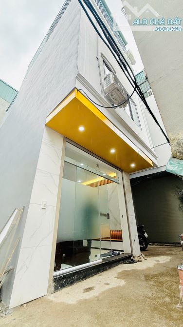 Nhà Mới Lô Góc 40m Vị Trí Đẹp Phố Bắc Cầu Bồ Đề - Giá Hơn 5Tỉ