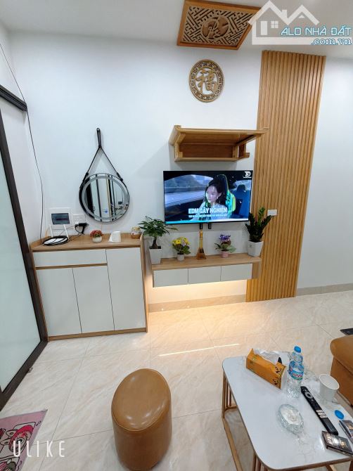 Bán Nhà Phố Trương Định - 25m - 2 Tầng Mới Đẹp - Nhỉnh 2 Tỷ