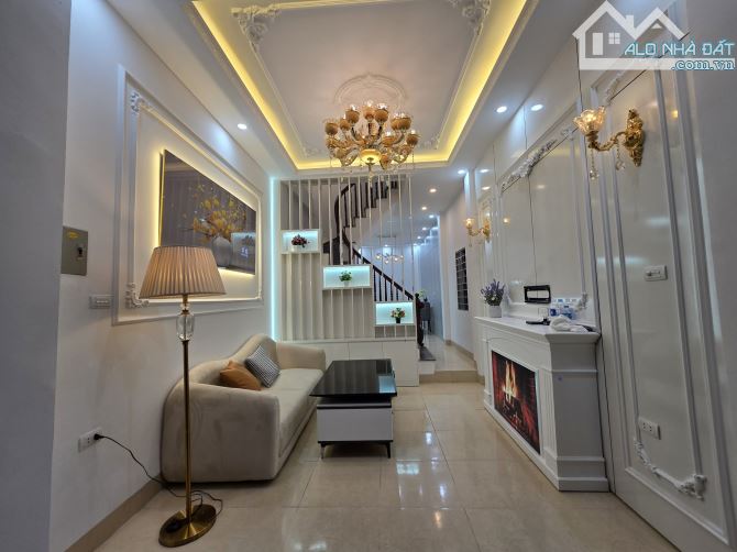 Cần bán nhà gần bến xe Yên Nghĩa 34m, 3 tầng, gần ô tô giá chỉ hơn 6 tỷ.