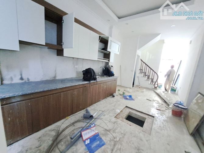 NHÀ MỚI ĐÓN TẾT. NGỌC HỒI. HM. NGÕ THÔNG GẦN PHỐ Ở SƯỚNG.41M2. 5 TẦNGNHỈNH 8,8