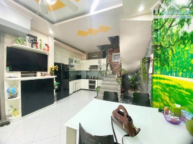 Bùi xương trạch 6 tầng, ô tô đỗ cổng , an ninh, ngõ thông, gàn vành đai 2.5