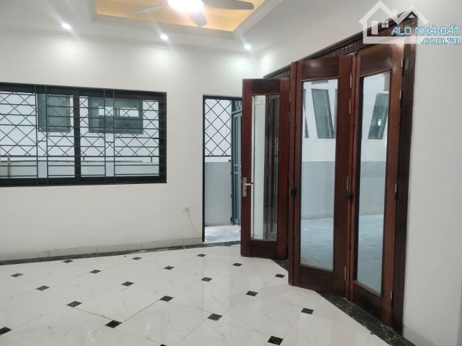 Hot nhà Xuân Diệu sáng thoáng 40m2 mặt tiền 5m 7 tầng thang máy