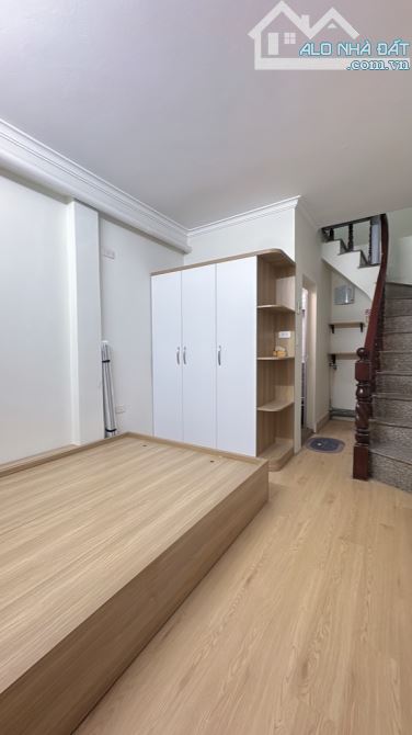 CHÙA VUA – TẬP THỂ TẦNG 2 – 80M² – 3 NGỦ – Ô TÔ ĐỖ CHÂN CẦU THANG – CHỈ 4.17 TỶ