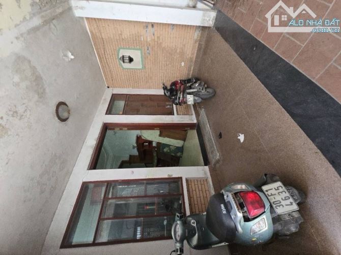 Bán đất mặt phố Hoa Bằng tt Cầu Giấy. DT 210m2 Lô góc. Xây toà VP, CHDV đẹp đỉnh.