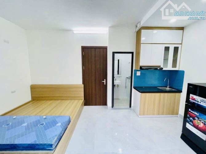 Vãi chưởng ở Ngọc Khánh. Toà CHDV 20 phòng, 80m x 7 tầng thang máy, 1.2 tỷ/năm