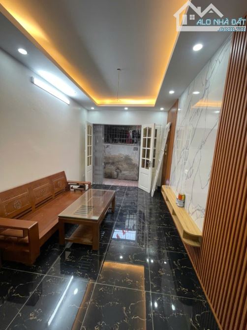 BÁN NHÀ LĨNH NAM GẦN BÃI XE OTO 35M2, 4 TẦNG , 4,15 TỶ