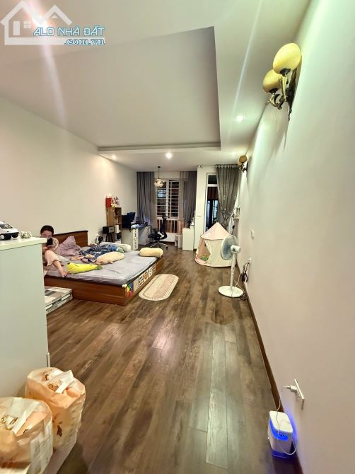 Bán nhà 4 tầng tại 31 ngách 2, ngõ 61 Lạc Trung, phường Vĩnh Tuy, Hà Nội