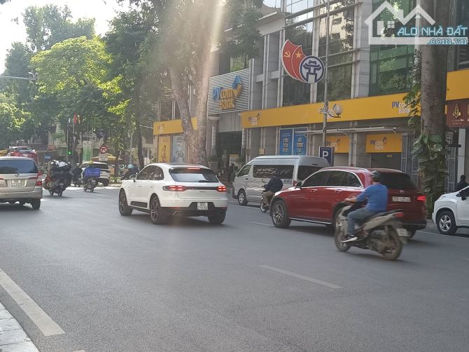 Bán nhà mặt phố Ngô Quyền, 365m, mt 12m, vỉa hè, full thổ cư, vuông vắn, giá đầu tư 309 tỷ