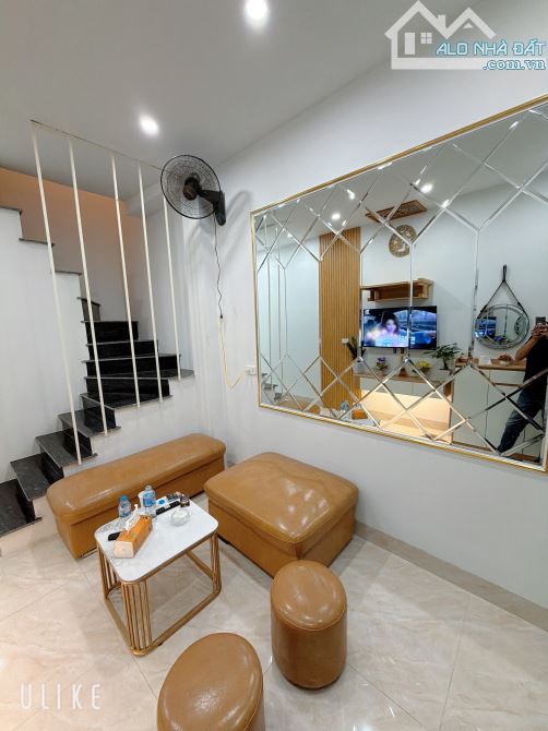 Bán Nhà Phố Trương Định - 25m - 2 Tầng Mới Đẹp - Nhỉnh 2 Tỷ