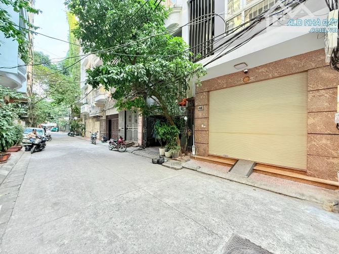 Hạ giá chào cần bán gấp nhà ngõ 61 phố LẠC TRUNG. 68M.5T. MT4,4M. Giá hơn 20 tỷ. Ô tô trán