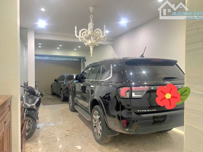 Bán nhà phân lô phố Phú Thượng 100m2, 4 tầng, mặt tiền 5m. Giá 26 tỷ