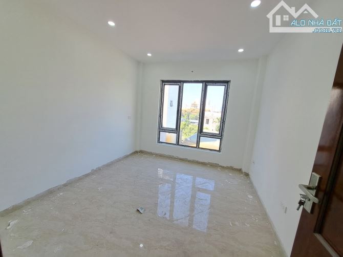 NHÀ MỚI ĐÓN TẾT. NGỌC HỒI. HM. NGÕ THÔNG GẦN PHỐ Ở SƯỚNG.41M2. 5 TẦNGNHỈNH 8,8