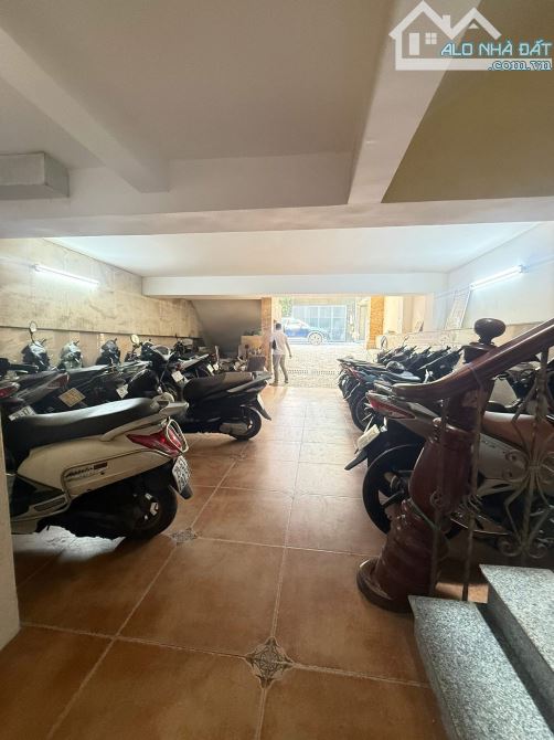 TOÀ NHÀ 9 TẦNG PHỐ TRẦN DUY HƯNG, CẦU GIẤY - 100m x 7,5m MẶT TIỀN - VỈA HÈ RỘNG - Ô TÔ QUA