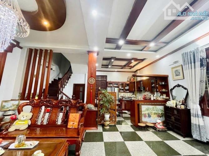 Biệt Thự Sân Vườn, Đội Nhân, Liễu Giai, 2 Phút Ra Hồ Tây, DT 141M2, MT 8M, 46 Tỷ