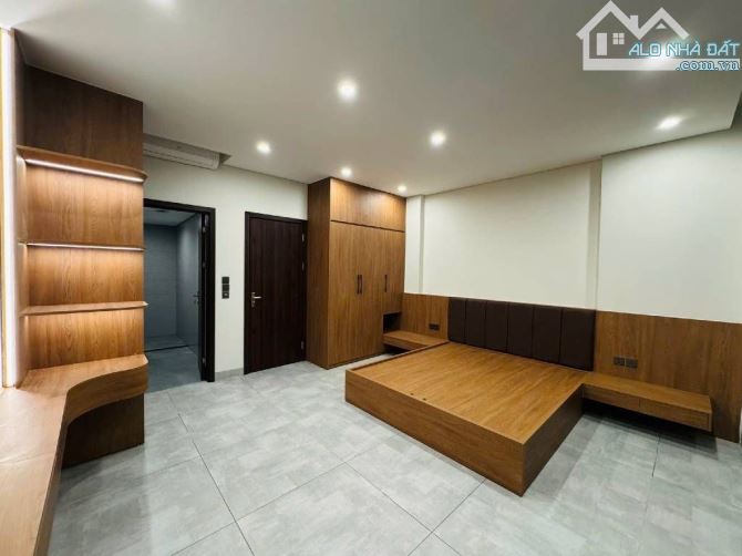 NHÀ VIP NGUYỄN KHÁNH TOÀN, TIỆN ÍCH NGẬP TRÀN CÔNG DÂN PHƯỜNG VIP