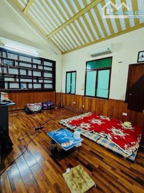 Bán đất mặt phố Hoa Bằng tt Cầu Giấy. DT 210m2 Lô góc. Xây toà VP, CHDV đẹp đỉnh.