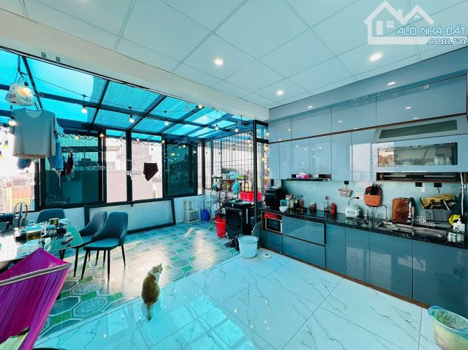 AN DƯƠNG VƯƠNG 41M² – 6 TẦNG – THANG MÁY – GARA, Ô TÔ VÀO NHÀ – MT 4.5M – 12.5 TỶ