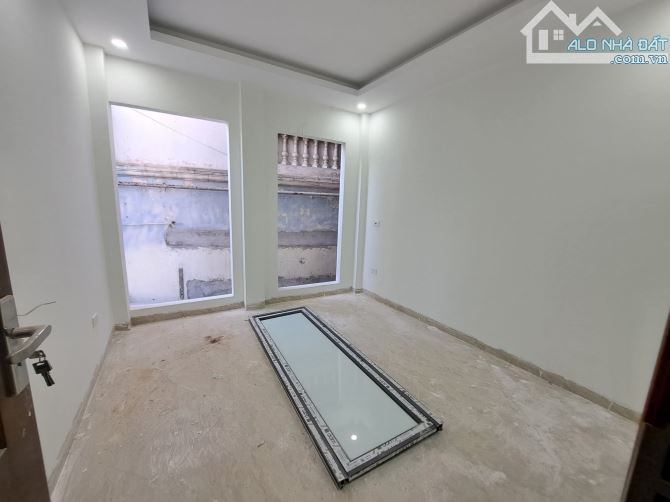 NHÀ MỚI ĐÓN TẾT. NGỌC HỒI. HM. NGÕ THÔNG GẦN PHỐ Ở SƯỚNG.41M2. 5 TẦNGNHỈNH 8,8