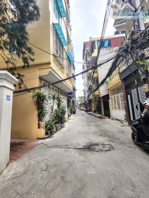 BÁN NHÀ VĂN CAO 48m 5T 9,8 TỶ-20m RA NGÕ Ô TÔ TRÁNH- SÁT HỒ TÂY- 2 THOÁNG VĨNH VIỄN