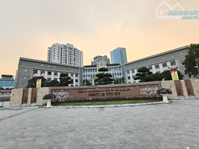 Đất Hiếm, đất biệt thự Vườn Đào DT176m2, MT11m, 99 tỷ Tây Hồ