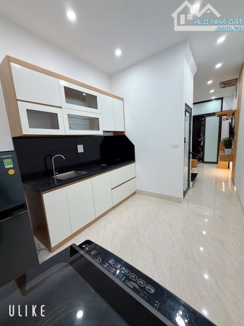 Bán Nhà Phố Trương Định - 25m - 2 Tầng Mới Đẹp - Nhỉnh 2 Tỷ