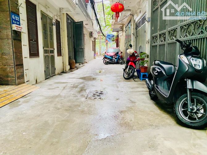 Phân lô oto Chùa Láng, cạnh hồ Láng, 2 thoáng, KCBT, cầu thang cuối 52m*5T