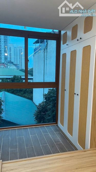 Bán CCMN Đại Linh, 9 tầng thang máy, đường ô tô tránh vỉa hè.