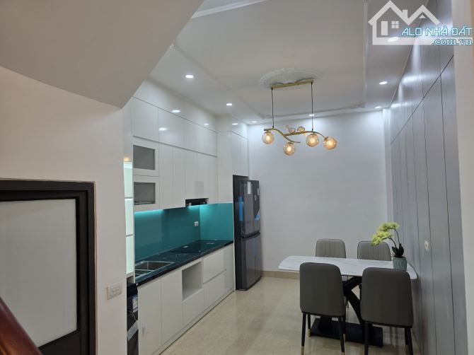 Cần bán nhà gần bến xe Yên Nghĩa 34m, 3 tầng, gần ô tô giá chỉ hơn 6 tỷ.