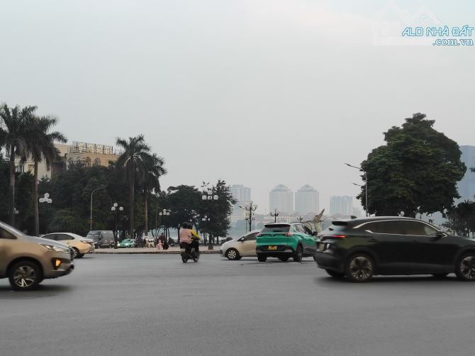 Đất Hiếm, đất biệt thự Vườn Đào DT176m2, MT11m, 99 tỷ Tây Hồ