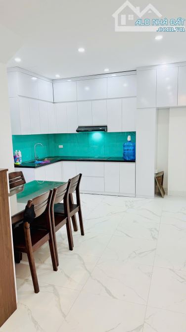 Nhà Mới Lô Góc 40m Vị Trí Đẹp Phố Bắc Cầu Bồ Đề - Giá Hơn 5Tỉ