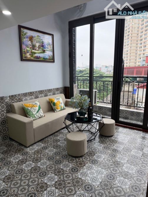 Bán nhà phố Hoàng Mai – 46m² x 5 tầng – thang máy – 8 phòng ngủ – full nội thất.