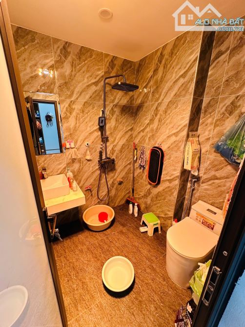 AN DƯƠNG VƯƠNG 41M² – 6 TẦNG – THANG MÁY – GARA, Ô TÔ VÀO NHÀ – MT 4.5M – 12.5 TỶ