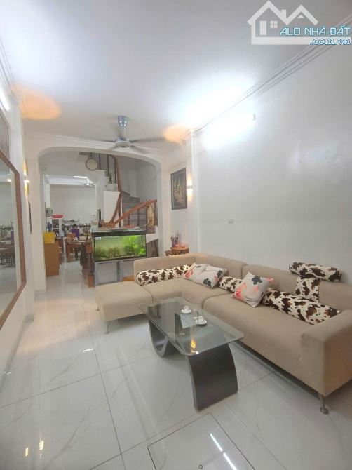 Bán nhà Nguyễn Trãi khu phân lô ô tô đỗ của 2 mặt thoáng ngõ thông thoáng ở sướng DT 42 m2 - 5