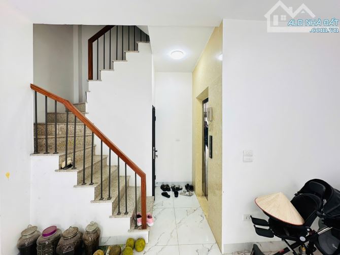 AN DƯƠNG VƯƠNG 41M² – 6 TẦNG – THANG MÁY – GARA, Ô TÔ VÀO NHÀ – MT 4.5M – 12.5 TỶ