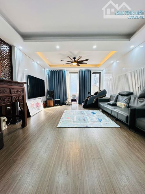 AN DƯƠNG VƯƠNG 41M² – 6 TẦNG – THANG MÁY – GARA, Ô TÔ VÀO NHÀ – MT 4.5M – 12.5 TỶ