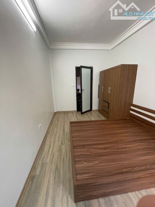 BÁN NHÀ LĨNH NAM GẦN BÃI XE OTO 35M2, 4 TẦNG , 4,15 TỶ