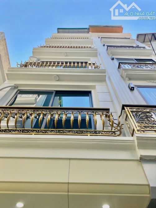 BÁN NHÀ LẠC LONG QUÂN – Ô TÔ VÀO NHÀ – 6 TẦNG THANG MÁY – HAI THOÁNG – 19.5 TỶ