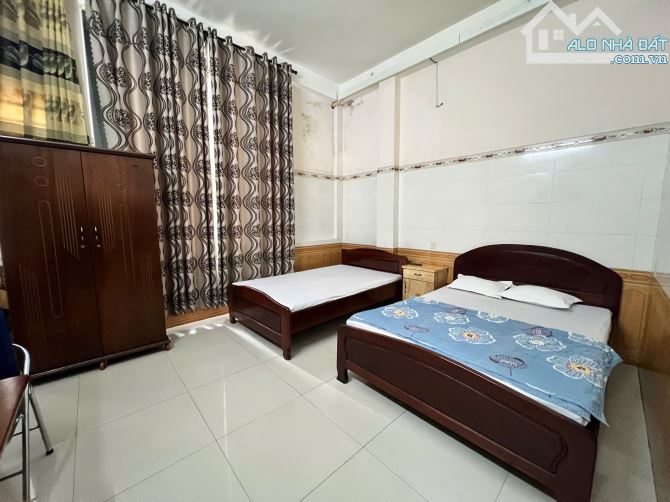 BÁN Nhà nghỉ Mặt tiền đường Tạ Quang Bửu Pleiku Gia Lai